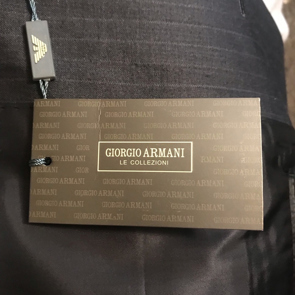 Giorgio Armani suite-blazer and pants - Picture 4 of 12